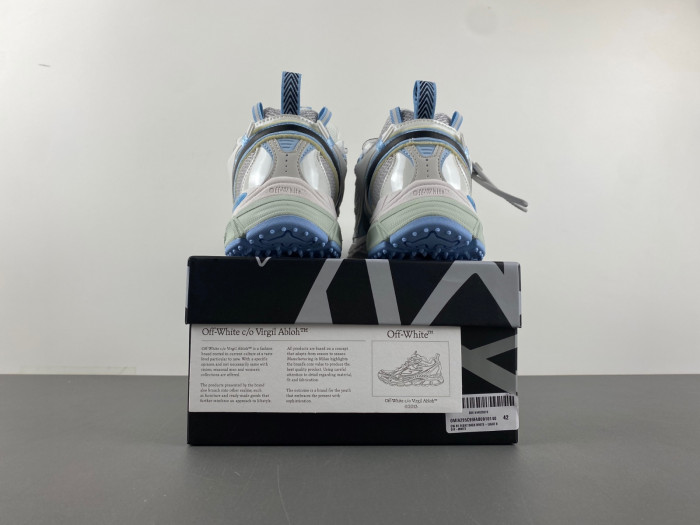 C/O​ SNEAKERS COS-012