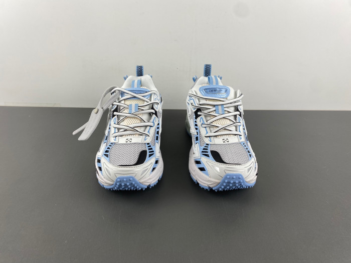 C/O​ SNEAKERS COS-012
