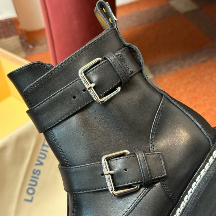 L**V**T* BOOTS LVTBS-036