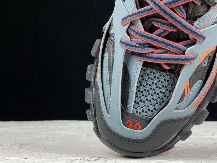 Ba*len*cia*ga track trainer  btt-015