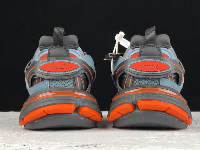 Ba*len*cia*ga track trainer  btt-015